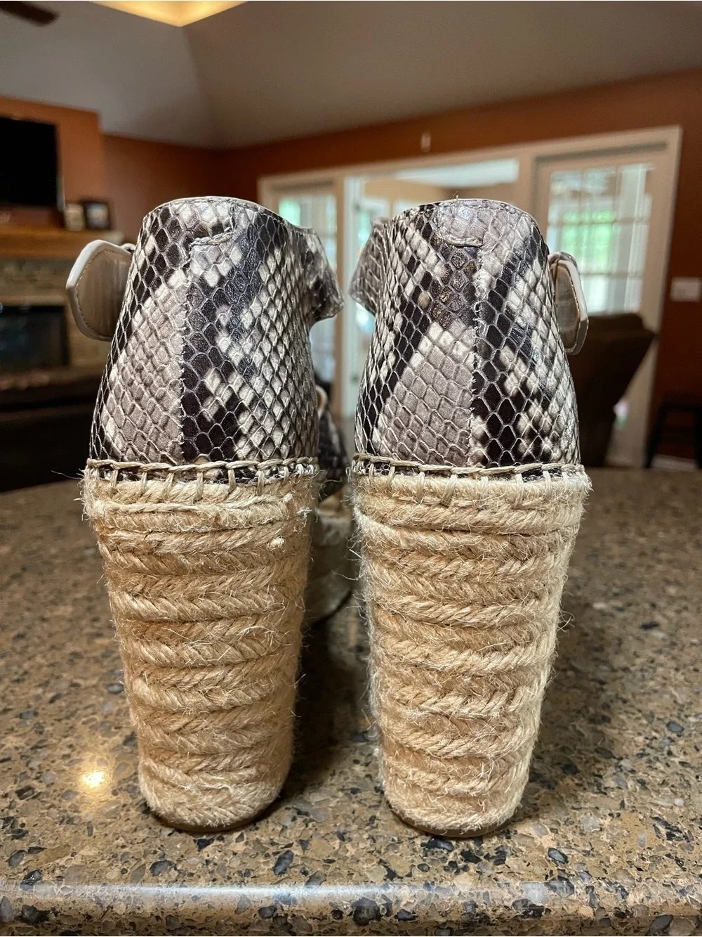 Marc Fisher LTD Amari Ankle Strap Espadrille Wedges Sz 8.5 Snake Print Leather